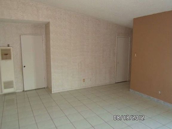 3rd image of 904 Shadydale Ave