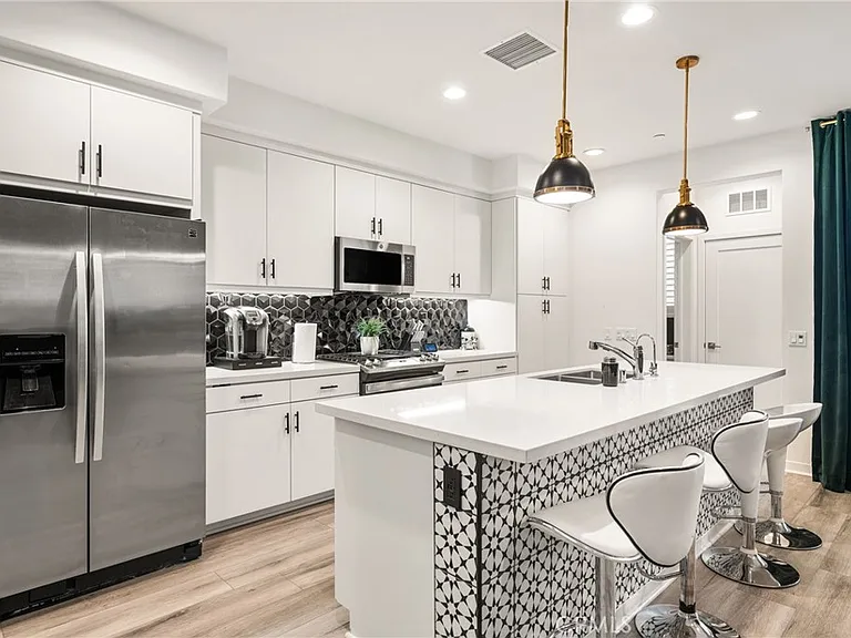 663 S Mosaic St — Photo 14