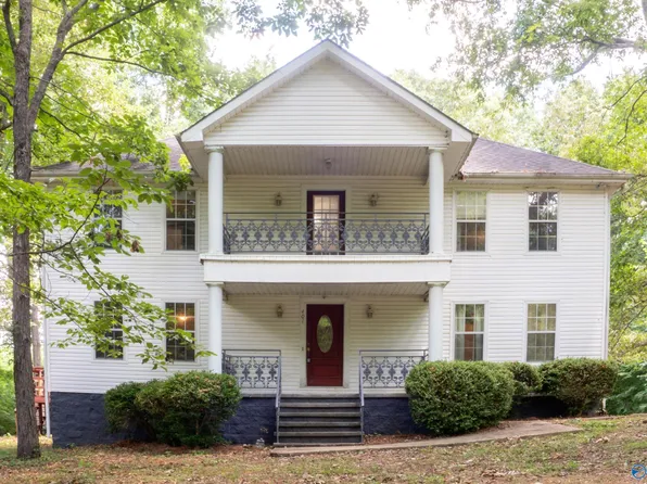 401 Mountain View Dr, Russellville, AL 35653