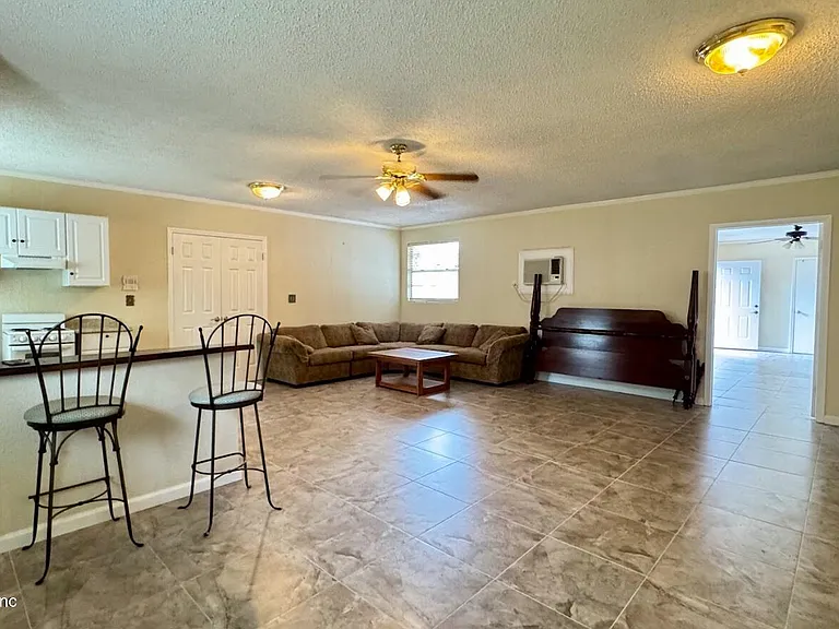 5557 Floral Ave — Photo 12