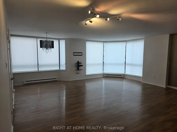 280 Simcoe St E, Toronto, ON