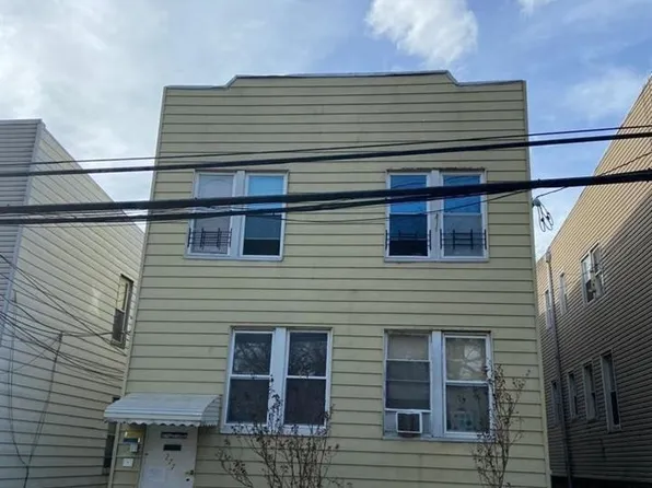 277 Liberty Avenue image 1 of 8