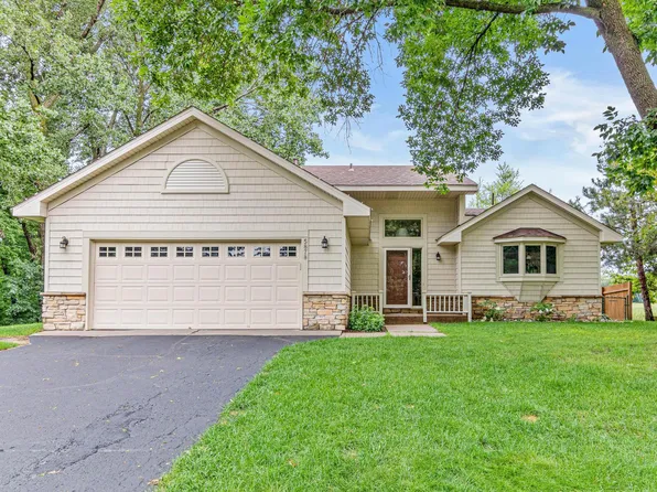 5878 Fernwood St, Shoreview, MN 55126