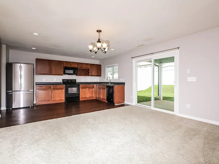 84 Pamlico Dr — Photo 6
