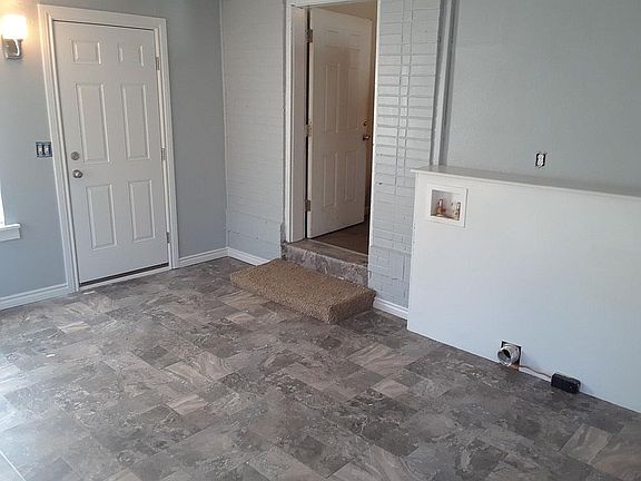 3rd image of 4211 Park Ave