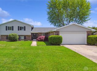 2326 S Old Oaks Dr, Dayton, OH 45431