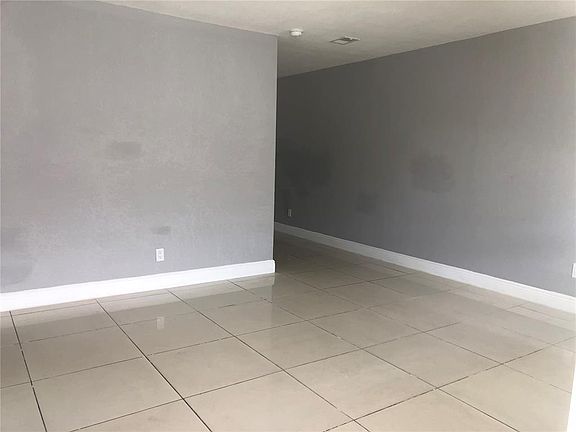 5th image of 839 NW 14th Ave #1