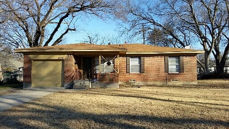 1st image of 419 Royal Crest Dr