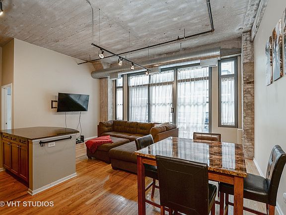 4th image of 900 N Kingsbury St APT 871