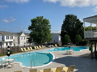 202 Grosvenor Ln APT 1, Stafford, VA 22556