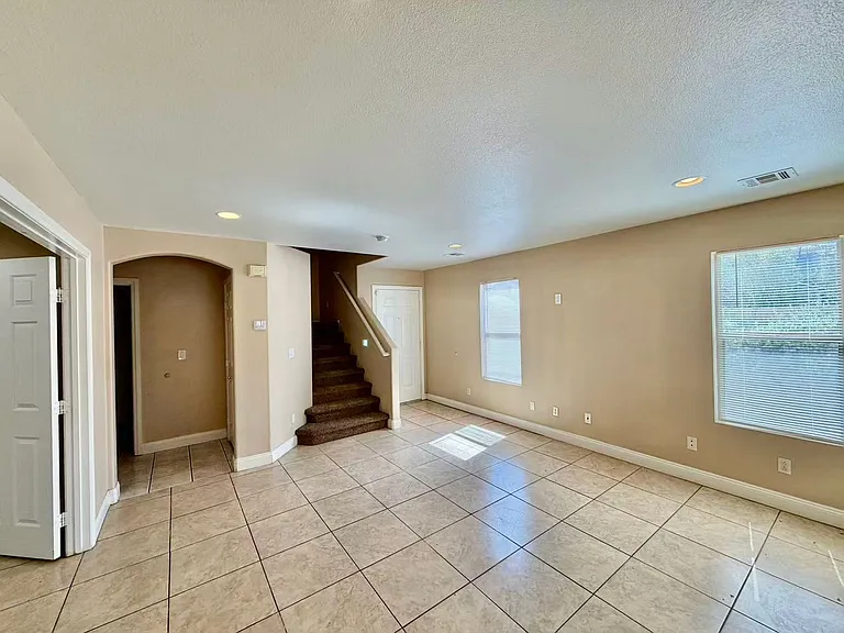 4832 Thackerville Ave — Photo 5