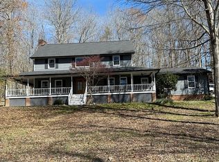 1426 Cove Point Rd, La Follette, TN 37766