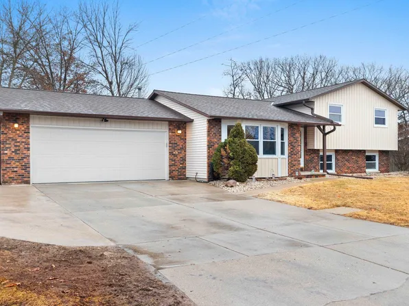 499 Tyrolian Dr, Green Bay, WI 54302