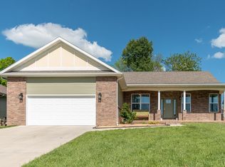 1207 Old Orchard Dr, Monett, MO 65708