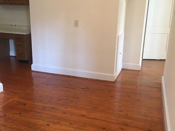 4th image of 1900 Washington Ave