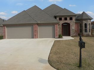 208 Corondelet Ln, Maumelle, AR 72113