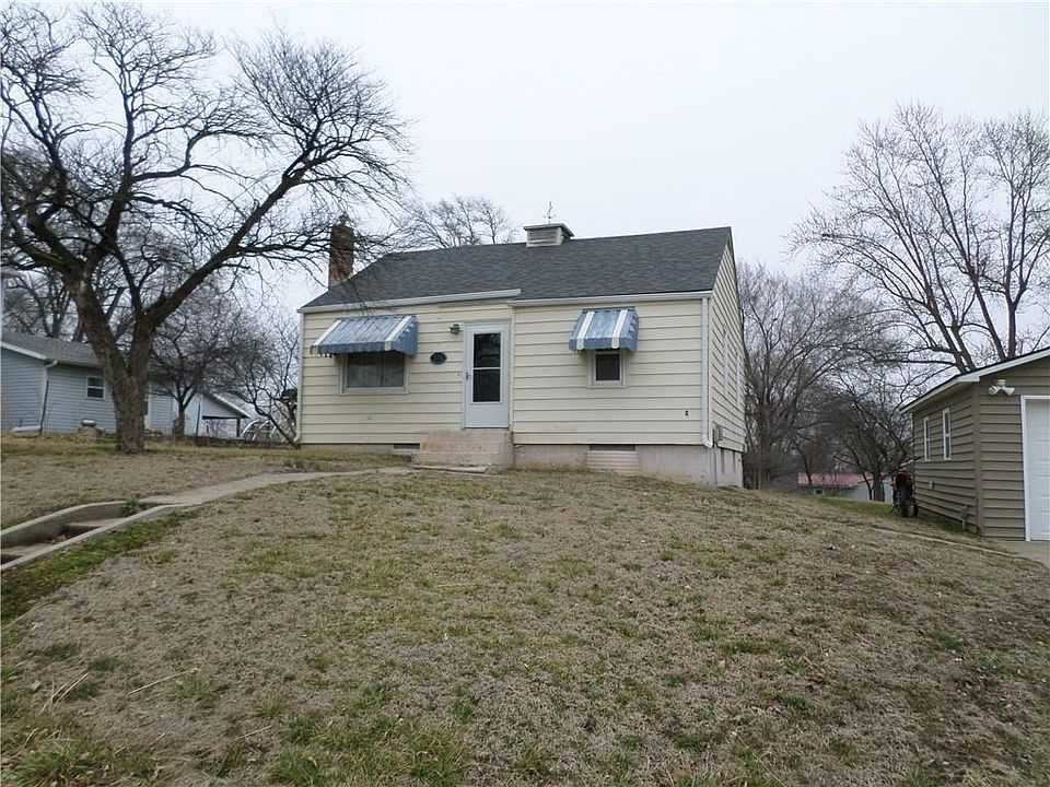 1st image of 328 S 1st St