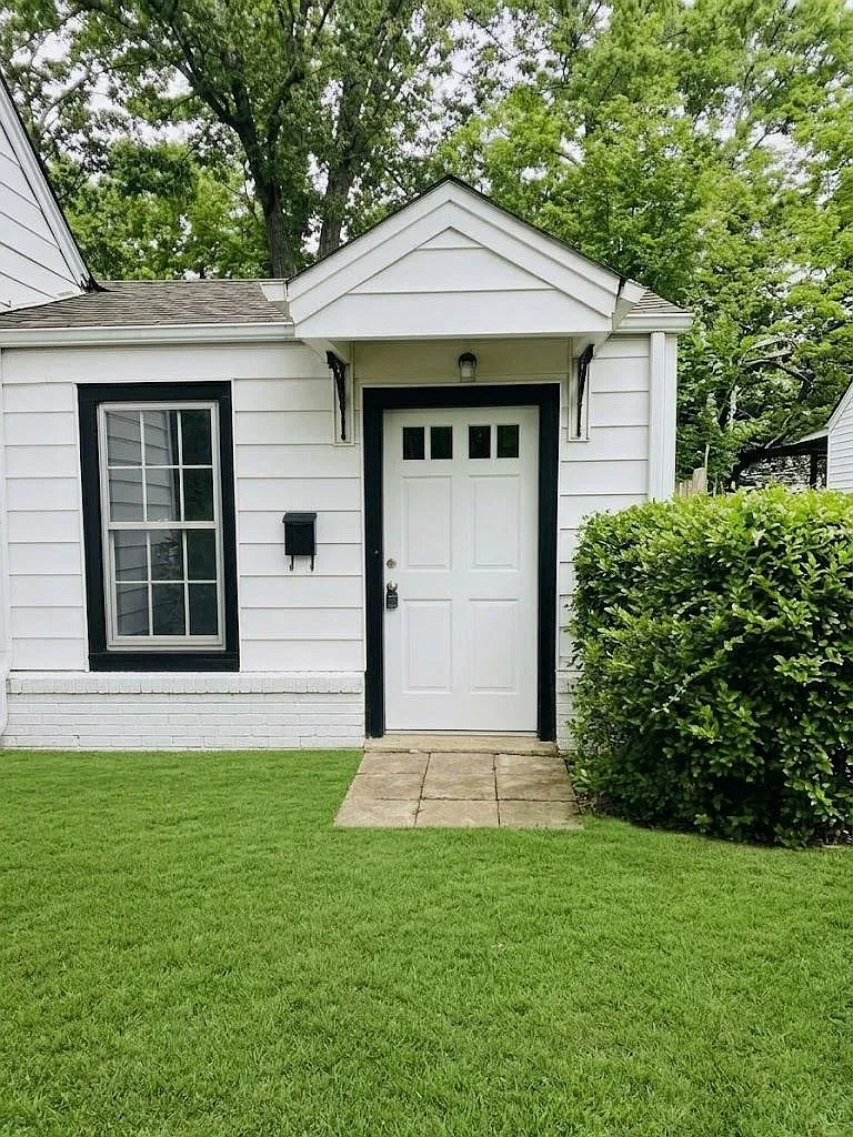 1 bed, 1.0 bath, 750 sqft, $700 — Photo 1