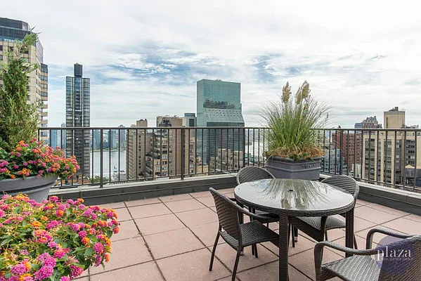 Rented by Plaza Real Estate Group | media 35