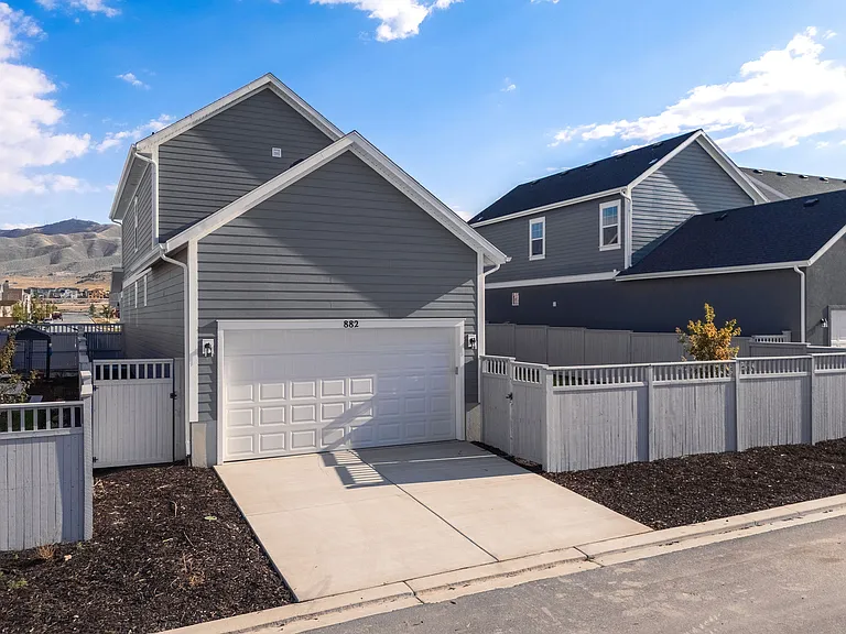 882 W Caroline Dr — Photo 6