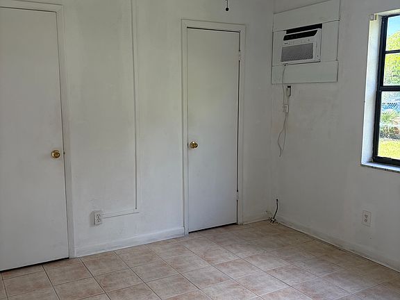 3rd image of 1021 SE Monterey Rd APT A-17