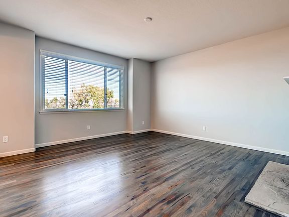 Photo of similar home.