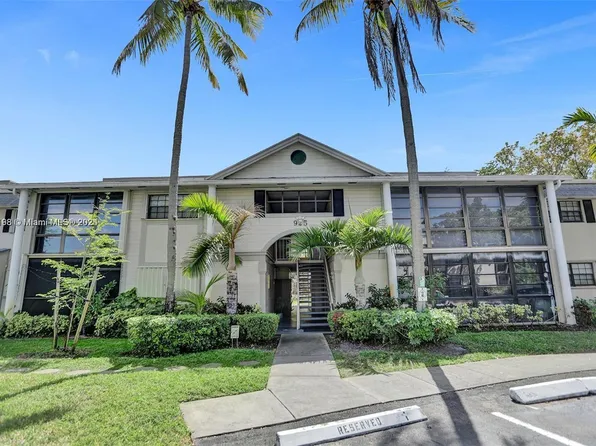 925 NE 199th St APT 102, Miami, FL 33179