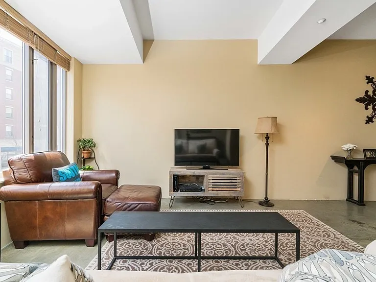 1313 Washington St #211 — Photo 5
