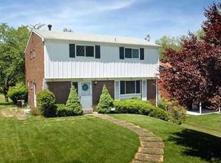 110 Harvest Dr, Verona, PA 15147