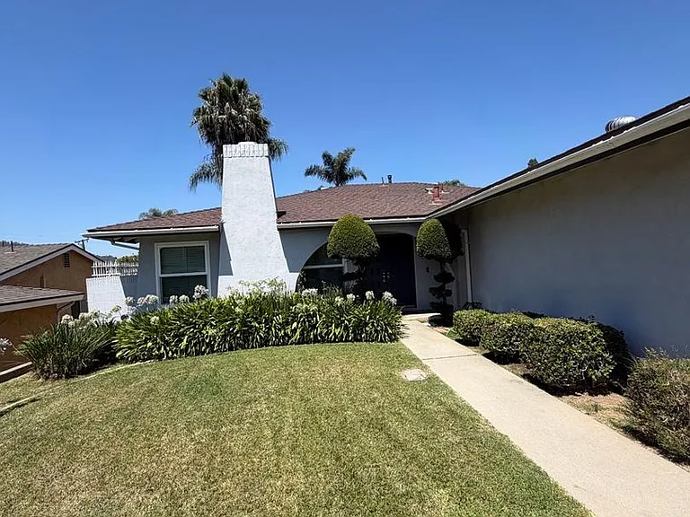 927 Redlen Ave — Photo 3