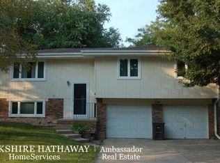 704 W Leon Dr, Lincoln, NE 68521