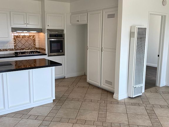 2nd image of 667 W 37th St #667