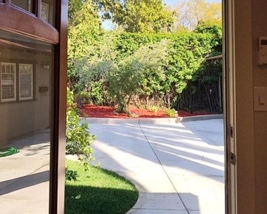 2nd image of 390 E Altadena Dr