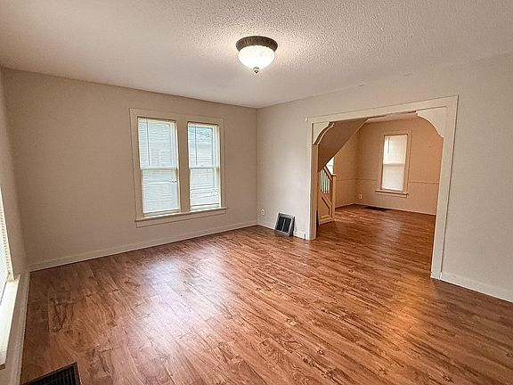 5th image of 308 E 10th St