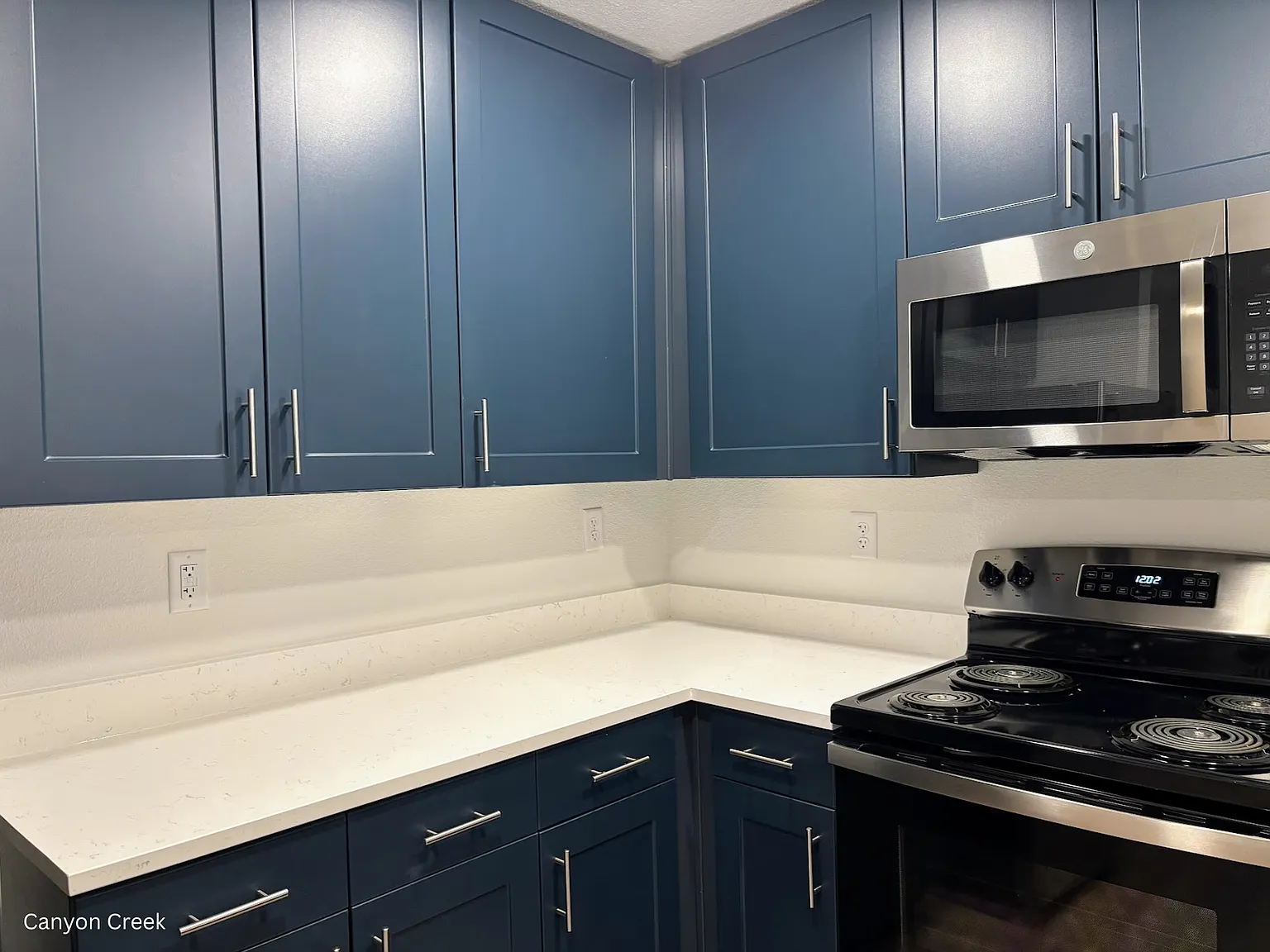 Leasing New 1, 2, and 3 Bedroom Apartments at Canyon Creek Tour & Apply Today! — Photo 3