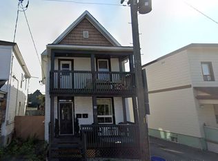 86 Poplar St #2, Ottawa, ON K1R6V4