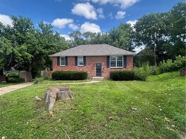 1908 SW 2nd St, Lees Summit, MO 64081