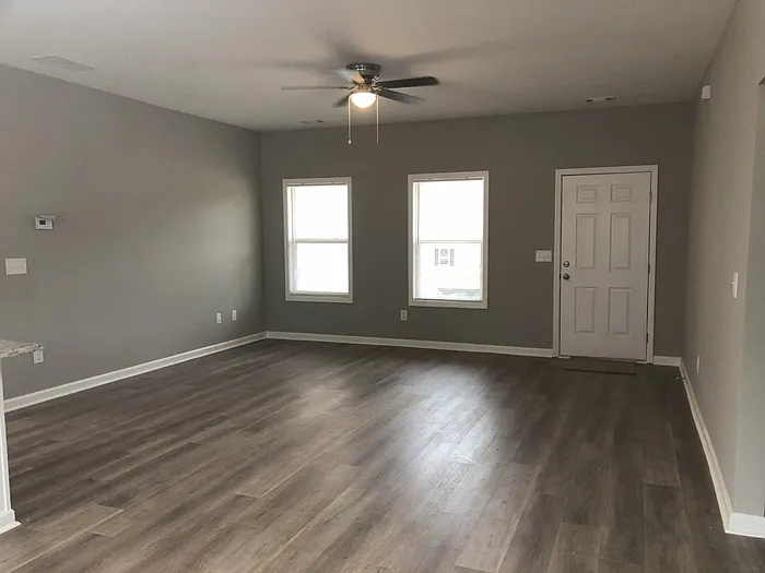 3 bed, 2.0 bath, 1455 sqft, $2,000 — Photo 4