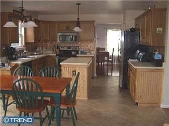 new black and stainless appl. and tile