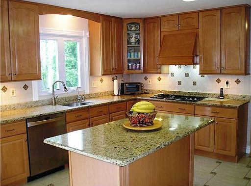 Updated Kitchen, w/ granite,