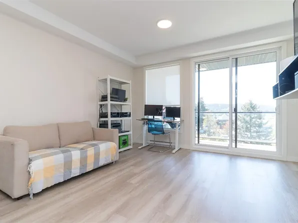 815 Orono Ave #504, Langford, BC V9B 2T8