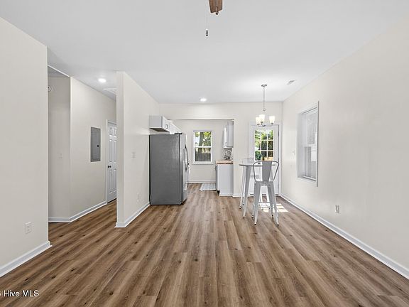 5th image of 129 Preston Road