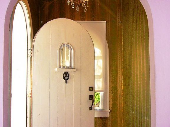 Archway in the foyer