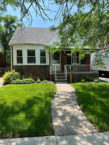 20292 Roscommon St Photo 1