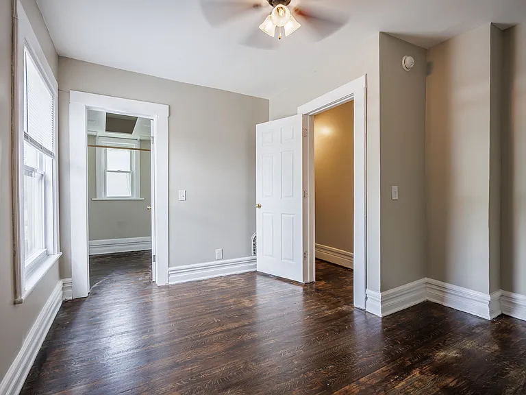 1146 S Plymouth Ave — Photo 22