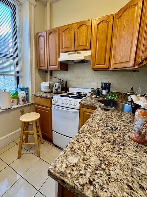 1st image of 134 Hemenway St #10