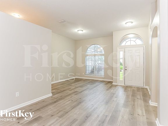 3rd image of 2444 Bentwater Dr W