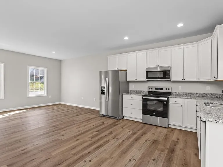 317 Ivanhoe Ave — Photo 4