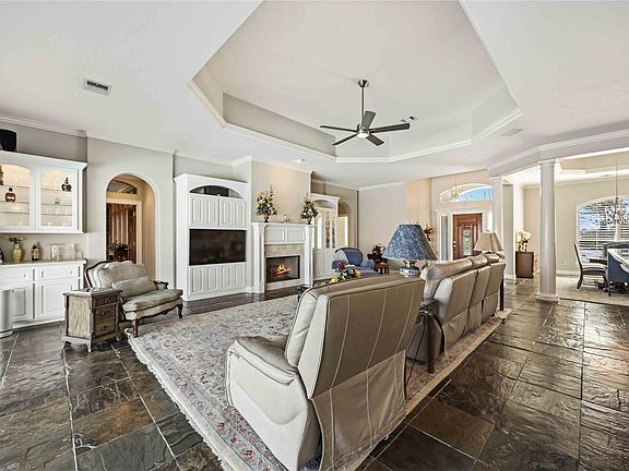 5th image of 12336 White Oak Point