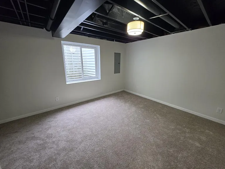 1813 Rambling Rose Ln — Photo 24